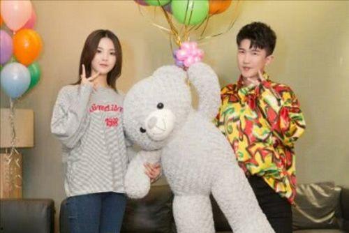 娱乐吃瓜主题背景图高清,高清背景图下的吃瓜盛宴